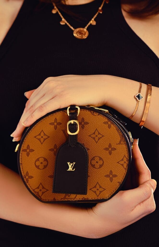 High-quality replica leather wallets and belts